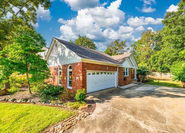 Property at 812 N Shackleford Rd, Little Rock, AR, 3 beds, 2 baths