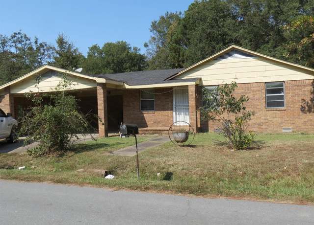 Property at 5801 W 7th, Pine Bluff, AR, 3 beds, 2 baths