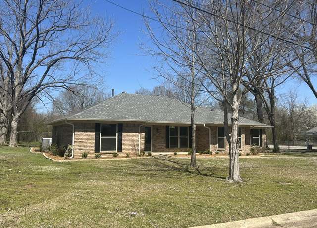 Property at 1307 E 48th St, Texarkana, AR 71854, 3 beds, 2 baths