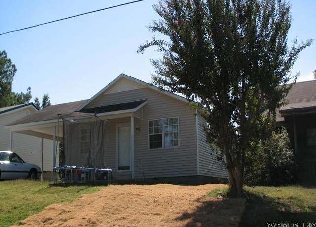 Property at 812 E Unity Rd, Paragould, AR 72450, 3 beds, 2 baths