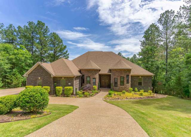 Property at 15 Serenar Way, Hot Springs Village, AR 71909, 3 beds, 3.5 baths