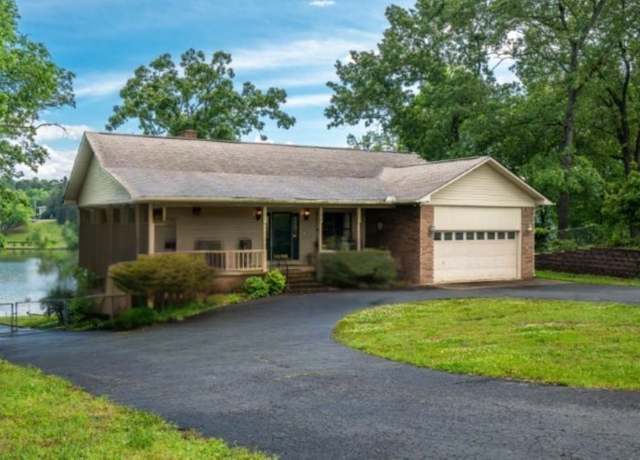 Property at 204 Paradise Pt, Hot Springs, AR 71913, 7 beds, 3 baths