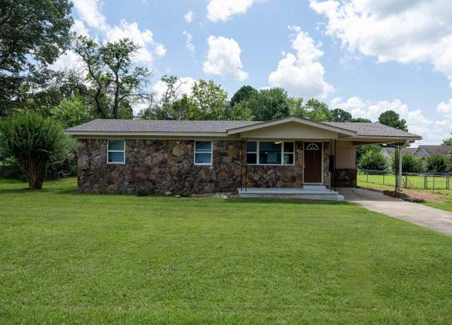 Property at 1409 Terrace Dr, Heber Springs, AR 72543, 3 beds, 2 baths