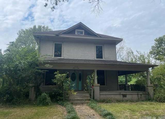 Property at 1112 S College St, Stuttgart, AR, 3 beds, 2 baths