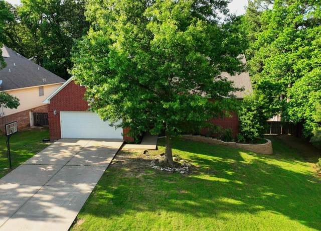 Property at 2000 Boundary Oaks Dr, Jonesboro, AR 72404, 5 beds, 4 baths
