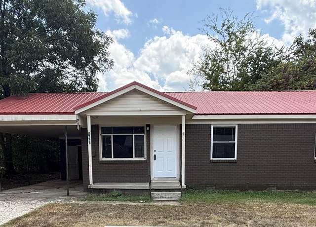Property at 1007 Montclair St, Benton, AR 72015, 3 beds, 1 bath