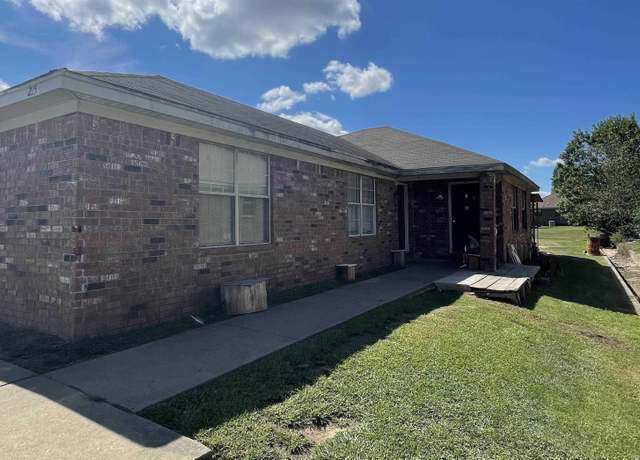 Property at 215 S Ash St, Conway, AR 72034, 4 beds