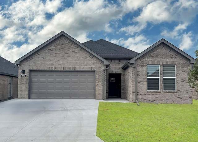 Property at 312 Cain Trl, Maumelle, AR 72113, 4 beds, 2 baths