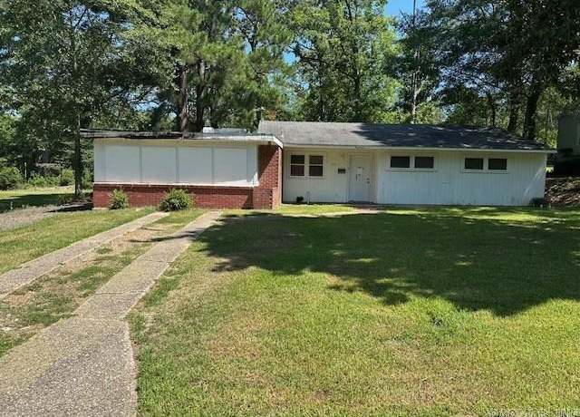 Property at 1114 W 4th St, El Dorado, AR 71730, 3 beds, 2 baths