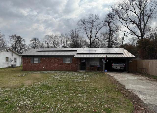 Property at 700 Thompson St, Mcgehee, AR 71654, 3 beds, 1 bath