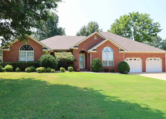 Property at 3610 Pruetts Chapel Rd, Paragould, AR 72450, 3 beds, 2.5 baths