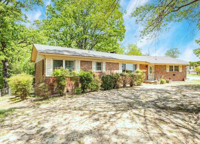Property at 617 W M Ave, North Little Rock, AR 72116, 3 beds, 2 baths