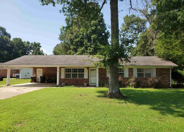 Property at 980 Homecrest Dr, Piggott, AR 72454, 3 beds, 2 baths