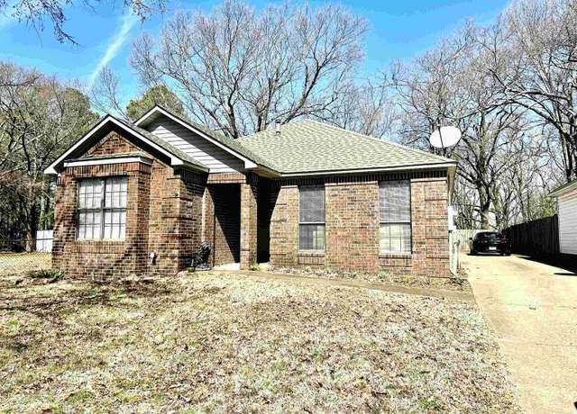 Property at 2022 Tanglewood Dr, Jonesboro, AR 72401, 3 beds, 2 baths