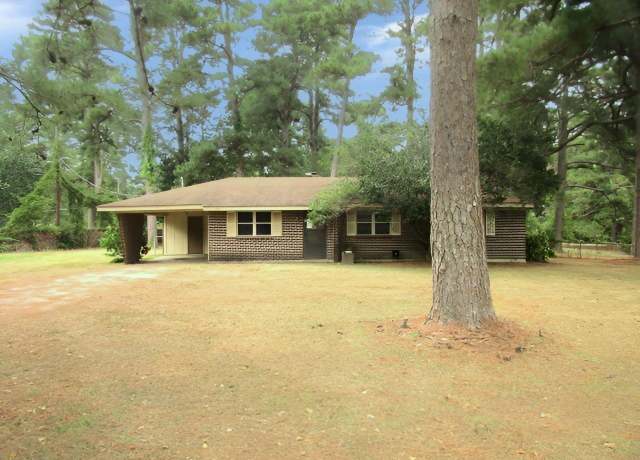 Property at 7438 Suburbia Dr, Pine Bluff, AR 71603, 3 beds, 2 baths