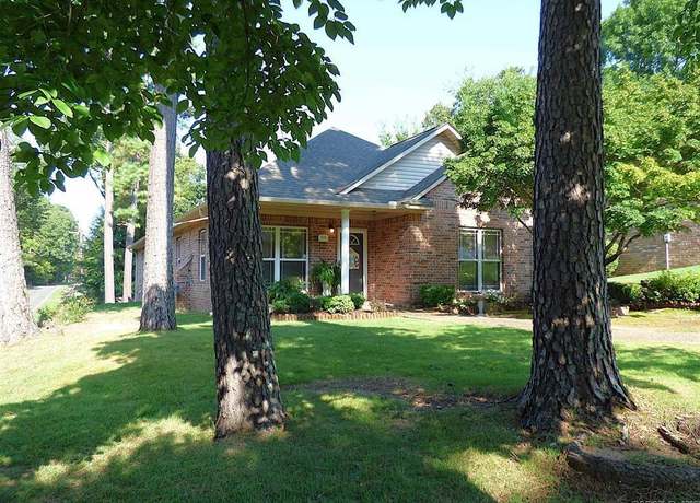 Property at 101 Creekview St, Hot Springs, AR 71913, 3 beds, 2 baths