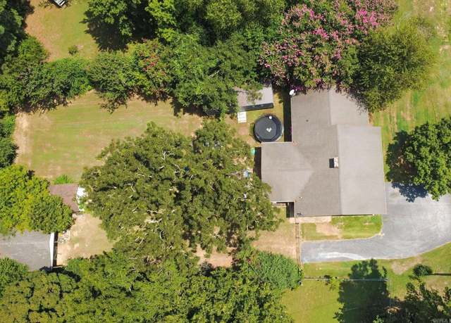Property at 4809 Park Ave, Hot Springs, AR 71901, 4 beds, 2 baths