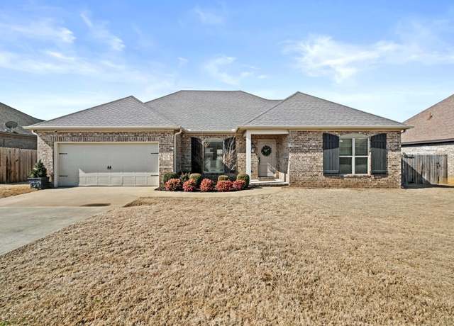 Property at 505 Wycliffe Dr, Searcy, AR 72143, 4 beds, 2 baths