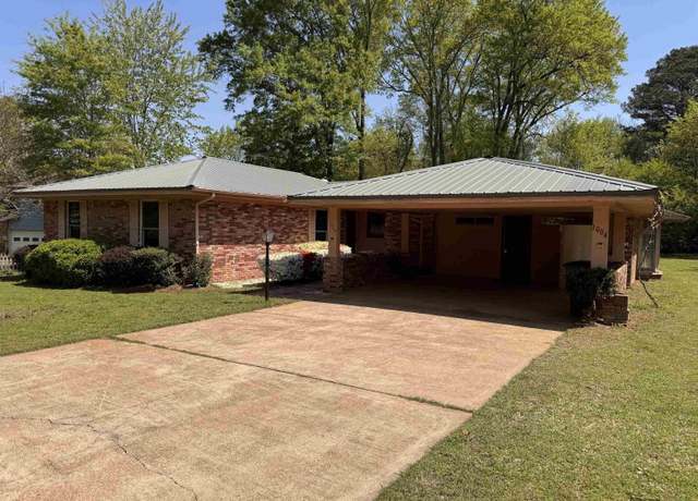 Property at 1004 Cedar, Searcy, AR 72143, 4 beds, 3 baths