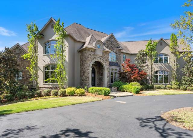 Property at 11 Skyland Dr, Conway, AR 72032, 5 beds, 7 baths