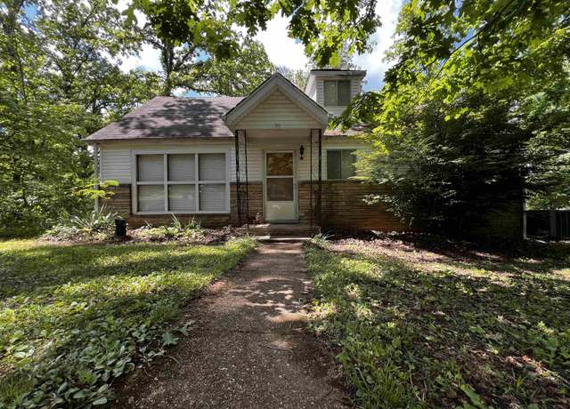 Property at 96 E Lakeshore Dr, Cherokee Village, AR, 3 beds, 1.5 baths