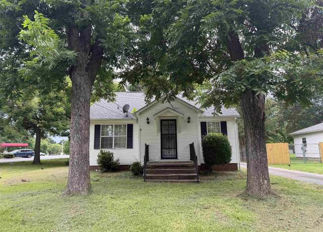 Property at 313 N Cherry St, Beebe, AR 72012, 3 beds, 1.5 baths