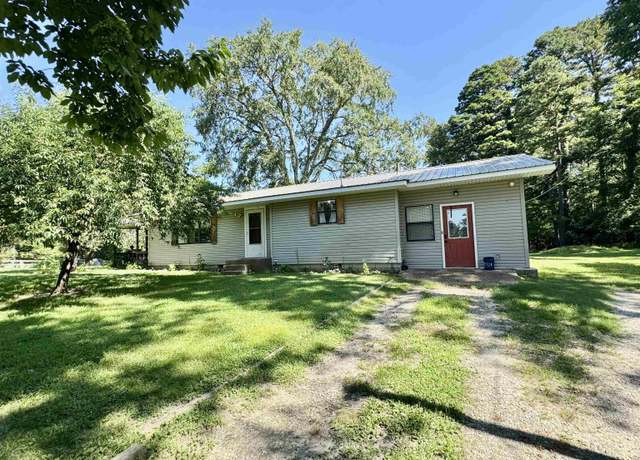 Property at 214 Mcvey St, Calico Rock, AR 72519, 3 beds, 2 baths