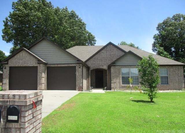 Property at 5009 S 27th St, Paragould, AR 72450, 4 beds, 2 baths