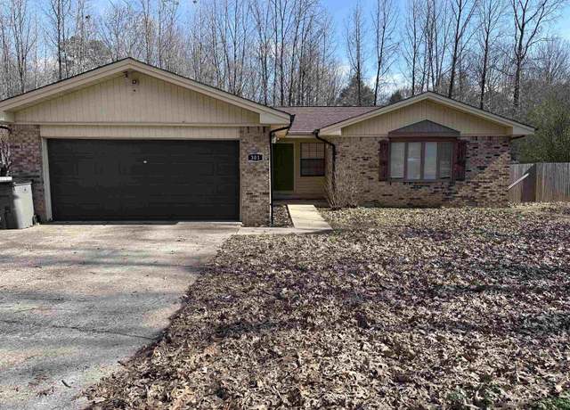 Property at 301 Foxfire Dr, Paragould, AR, 3 beds, 2 baths