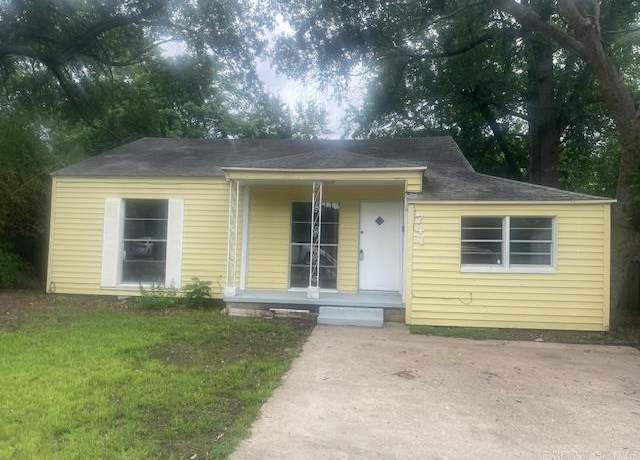 Property at 741 Macarthur Ave, TX 75501, 3 beds, 1 bath