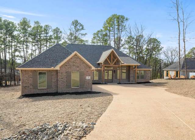 Property at 7 Loyola Way, Hot Springs Village, AR 71909, 3 beds, 2.5 baths