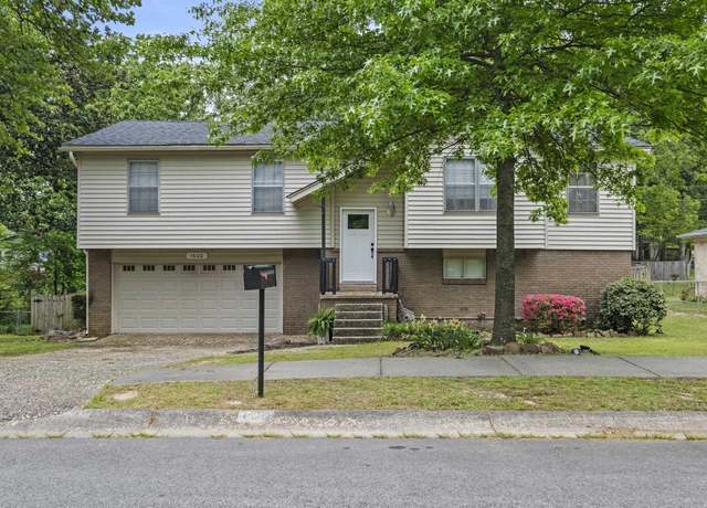 Property at 1600 Beresford Rd, North Little Rock, AR 72116, 4 beds, 3 baths