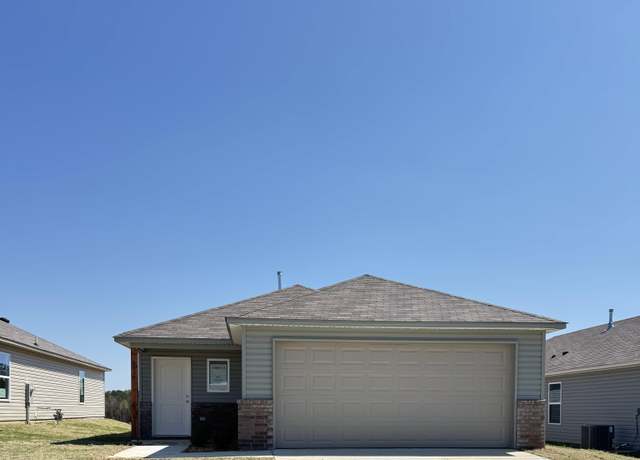 Property at 6057 Discovery Trl, Bauxite, AR 72011, 3 beds, 2 baths