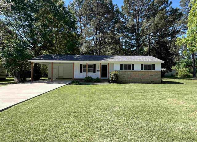 Property at 1503 Fox Ave, Searcy, AR 72143, 3 beds, 2 baths