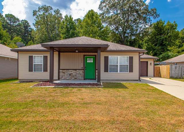 Property at 530 Wisteria Dr, Bauxite, AR 72011, 3 beds, 2 baths