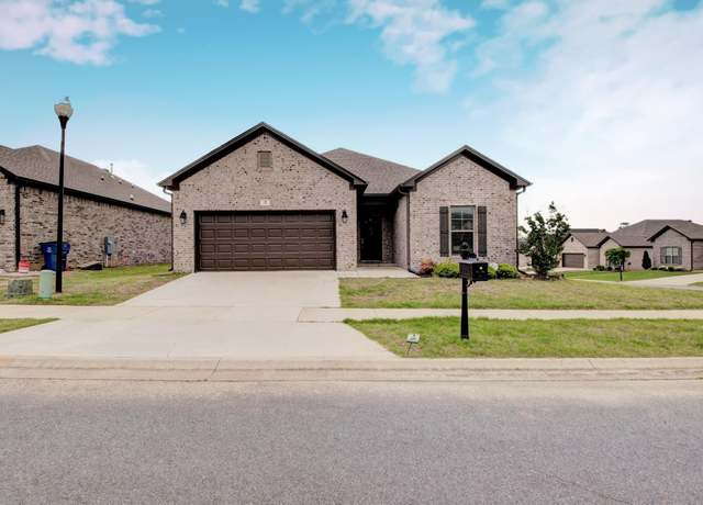 Property at 10 Luke Ct, Maumelle, AR 72113, 3 beds, 2 baths