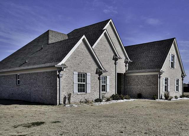 Property at 633 Robinson Dr, Marion, AR 72364, 5 beds, 3 baths