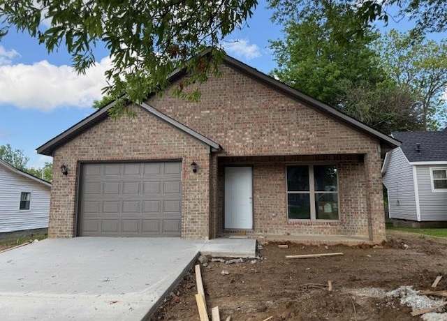 Property at 615 N Pruett, Paragould, AR 72450, 3 beds, 2 baths