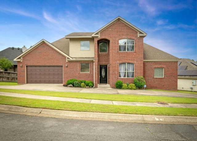 Property at 14 Woodridge Dr, Little Rock, AR 72204, 3 beds, 2 baths