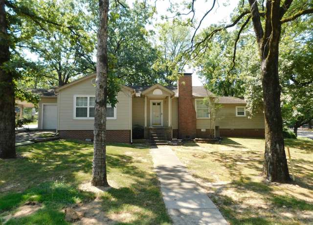 Property at 600 W F St, North Little Rock, AR 72116, 2 beds, 2 baths