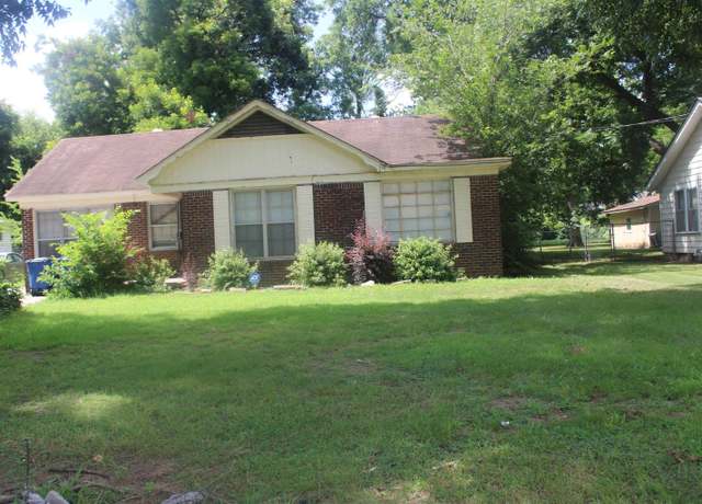 Property at 4608 School St, North Little Rock, AR 72117, 3 beds, 2 baths