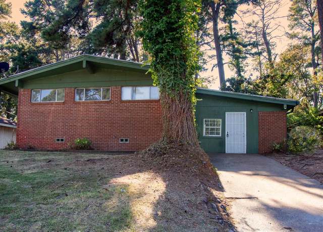 Property at 9 Rosemont Dr, Little Rock, AR 72204, 3 beds, 2 baths