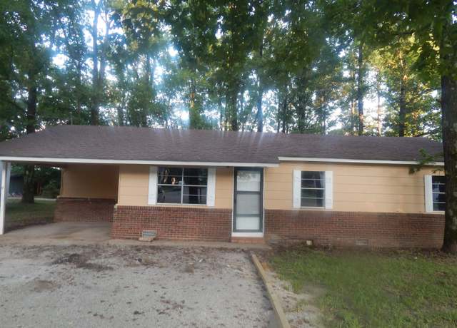 Property at 608 Walnut Dr, Paragould, AR 72450, 3 beds, 2 baths