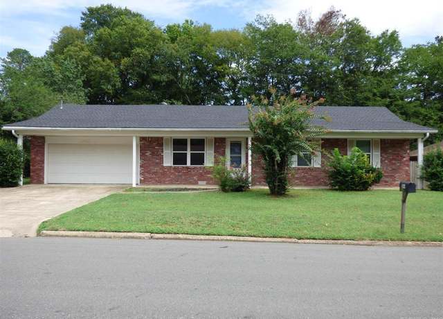 Property at 104 Cedarwood St, Hot Springs, AR 71901, 3 beds, 2 baths