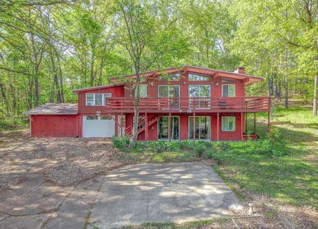 Property at 60 Cherokee Rd, Cherokee Village, AR 72529, 3 beds, 3 baths