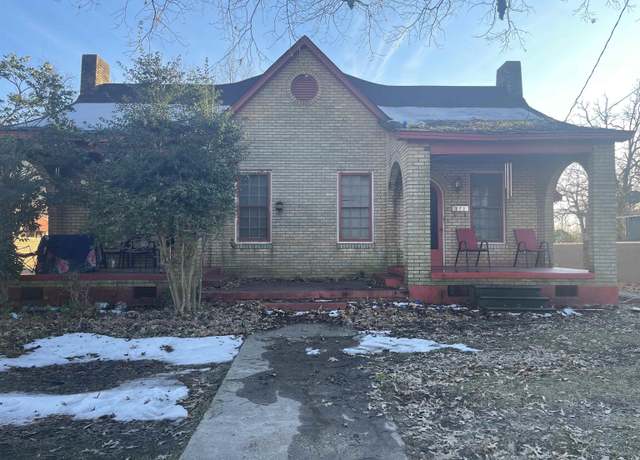 Property at 914-916 W 13th Ave, Pine Bluff, AR 71601, 4 beds