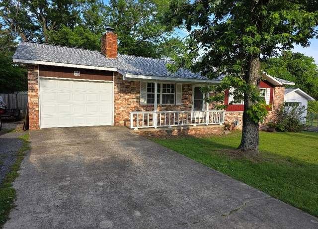 Property at 104 S Grover Ave, Mountain View, AR 72560, 3 beds, 2 baths