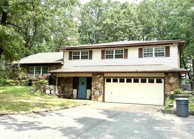 Property at 128 Berry Ln, Searcy, AR 72143, 5 beds, 2.5 baths