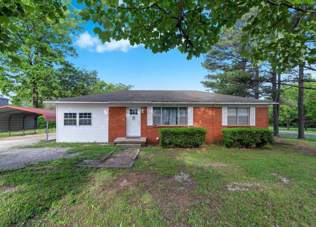 Property at 208 S Rockingchair Rd, Paragould, AR 72450, 3 beds, 1 bath