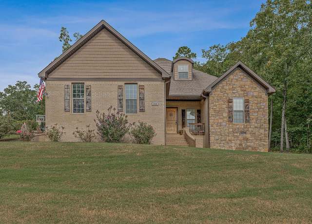 Property at 1940 Mountain Ridge Rd, Batesville, AR 72501, 4 beds, 3 baths